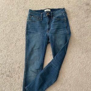 Like new never worn madewell roadtripper jeans. Size 26 petite.